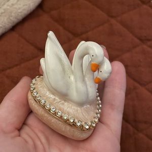 vintage swan stationary jewelry ‘box’